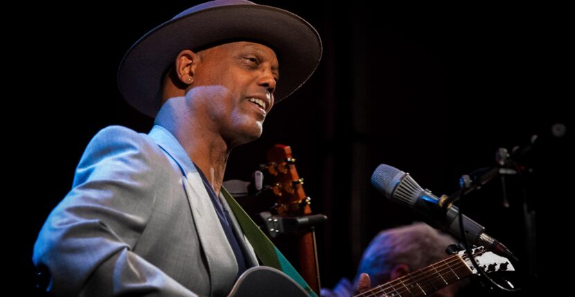 Eric Bibb Nahaufnahme Bühne